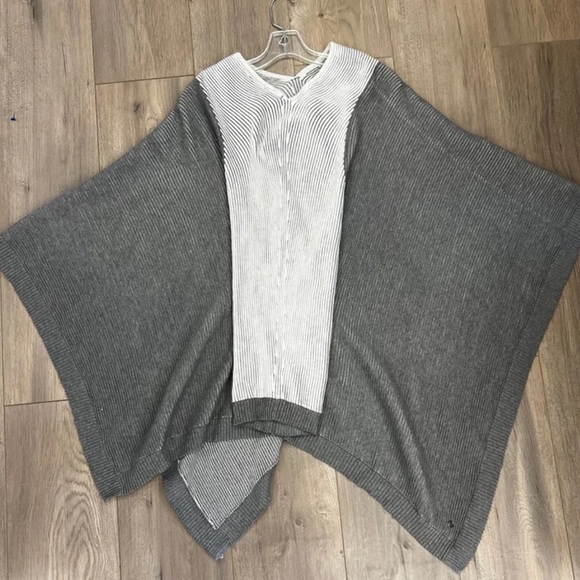 Lululemon gray poncho sweater - Picture 4 of 8